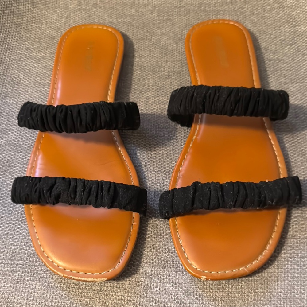 BAMBOO Black and Brown Sandals with Ruched Straps